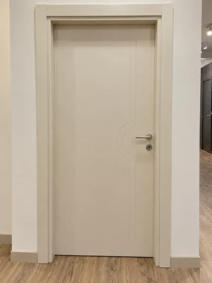 Sobna vrata sa okovima 4020